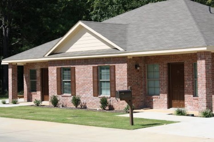 The Oaks Independent Apartments Texarkana, TX