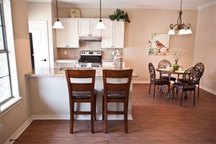 The Oaks Independent Apartments Texarkana, TX