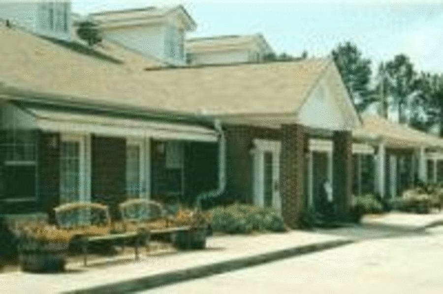 Summers Landing Retirement Care Center