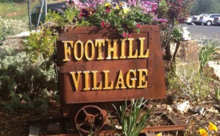 photo of Foothill Village Senior Living Community