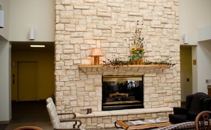 THE ATRIUM AT OAK CREST RESIDENCE