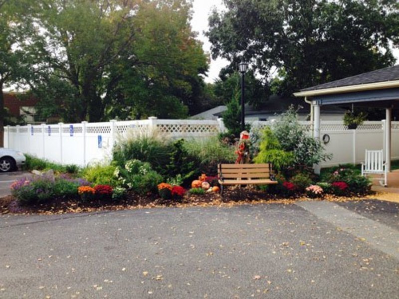 Chestnut Cottage and Carriage House at The Elms