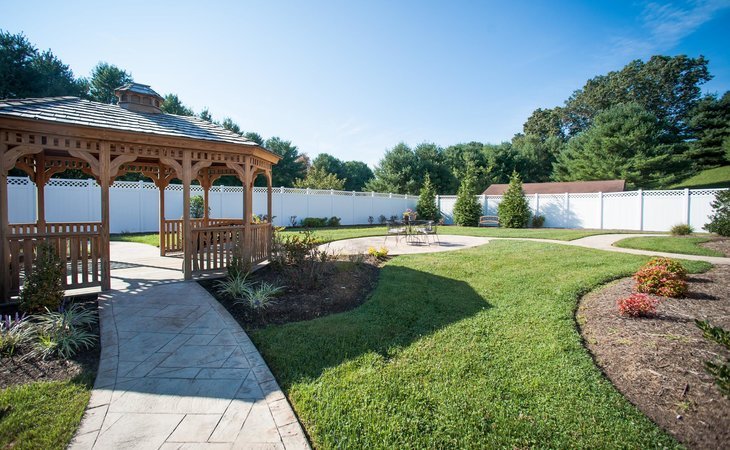 Commonwealth Senior Living at Hillsville - 5 Photos