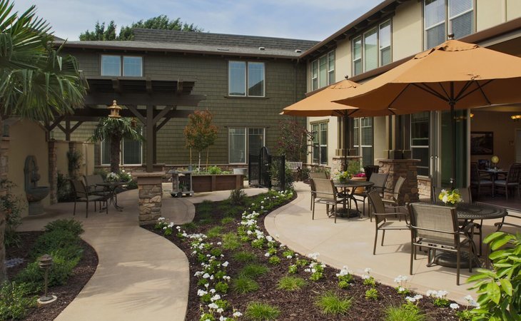 Oakmont Of Fresno Senior Living 3595 Mo Starting Cost