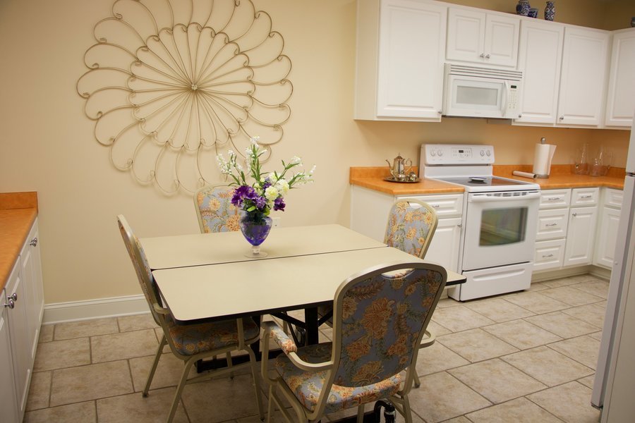 Magnolia Manor St. Mary's