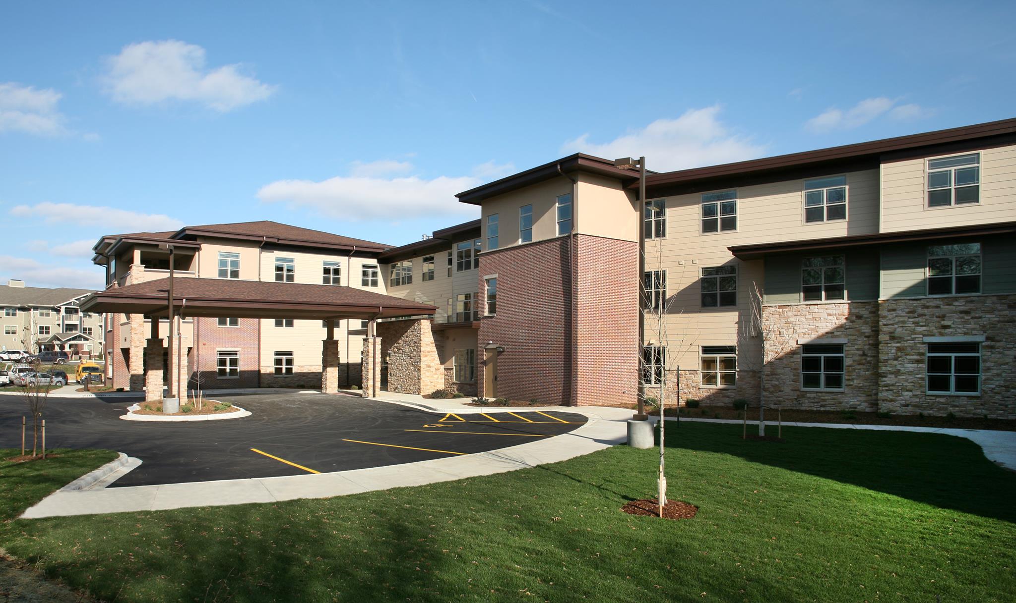 denture 様　NEIGHBORHOOD Oak Park Place Wauwatosa | AssistedLiving.org