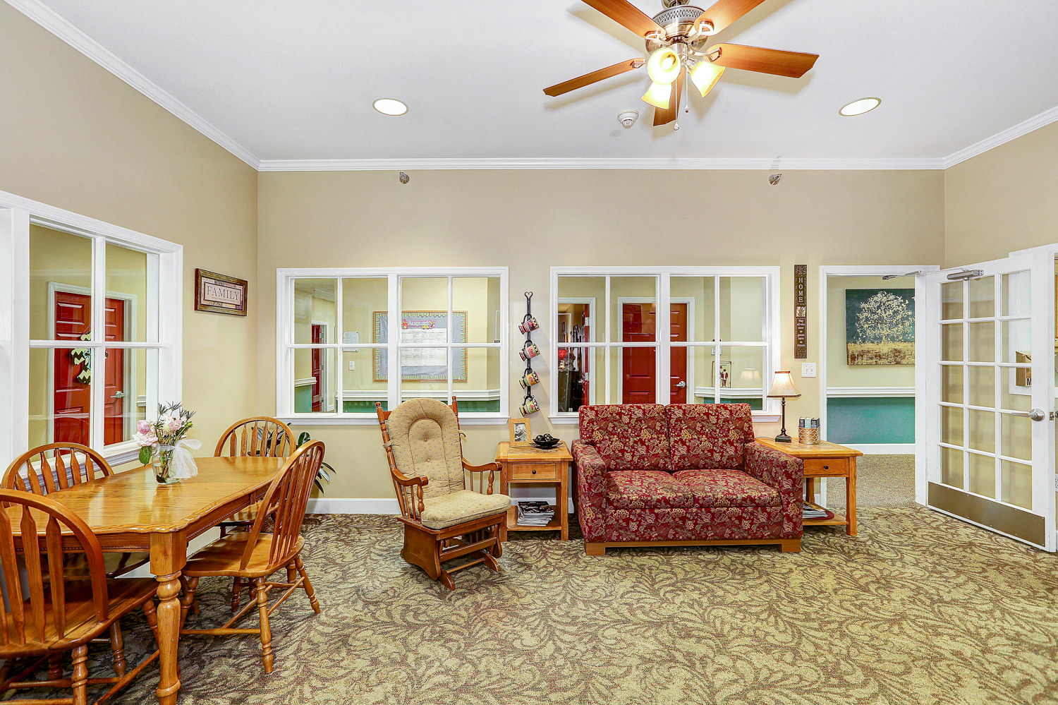 Country Cottage - Lawrenceburg Pricing, Reviews & Amenities - Lawrenceburg,  Tennessee