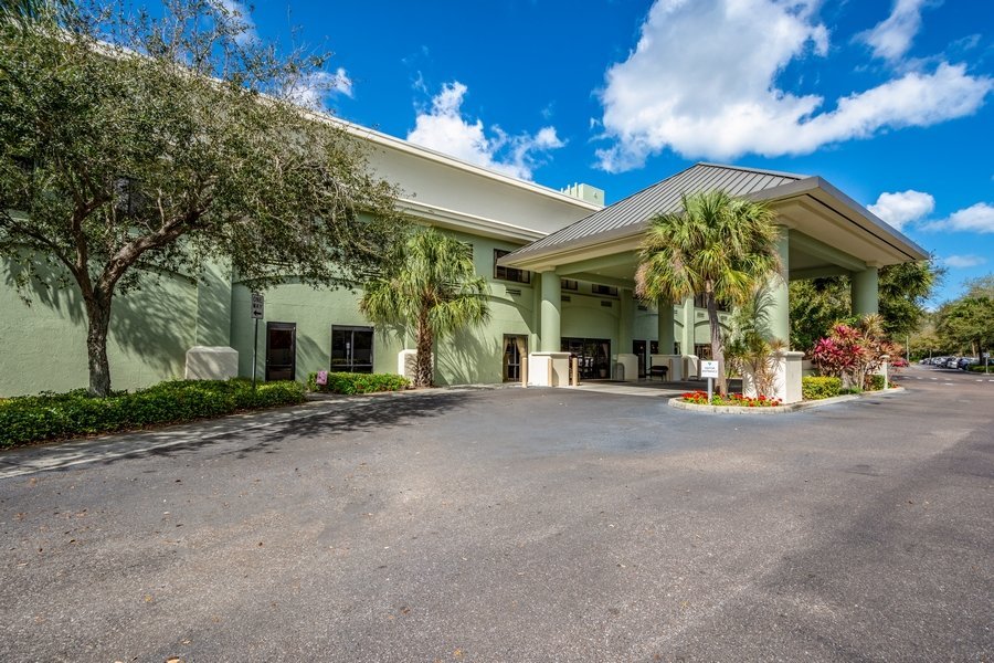 Elison Senior Living Community of Pinecrest