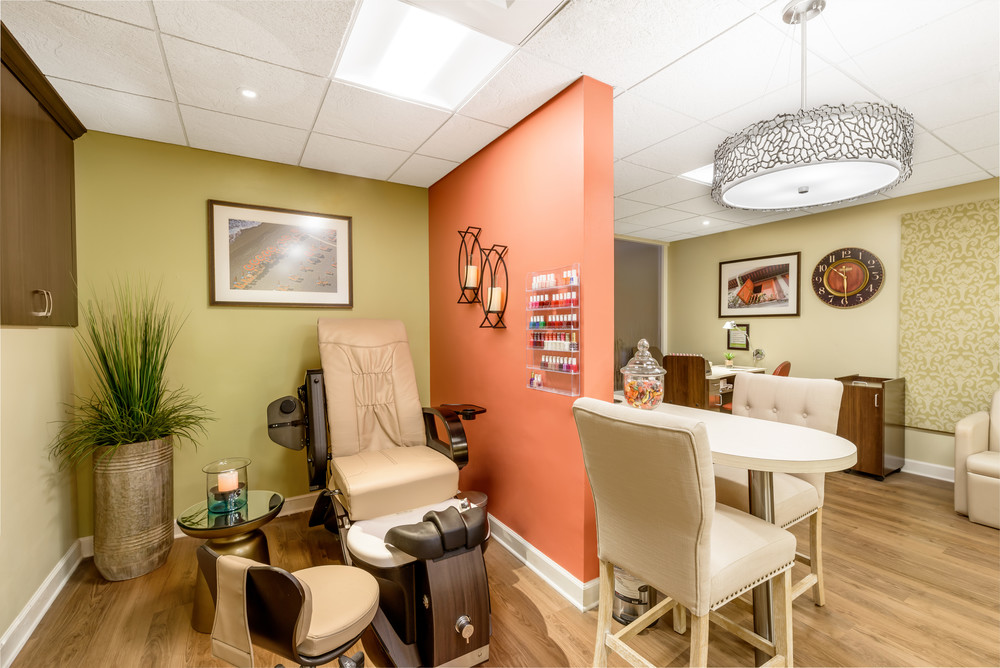 Vi at Lakeside Village 