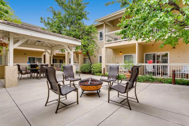 Meadowbrook Senior Living at Agoura Hills