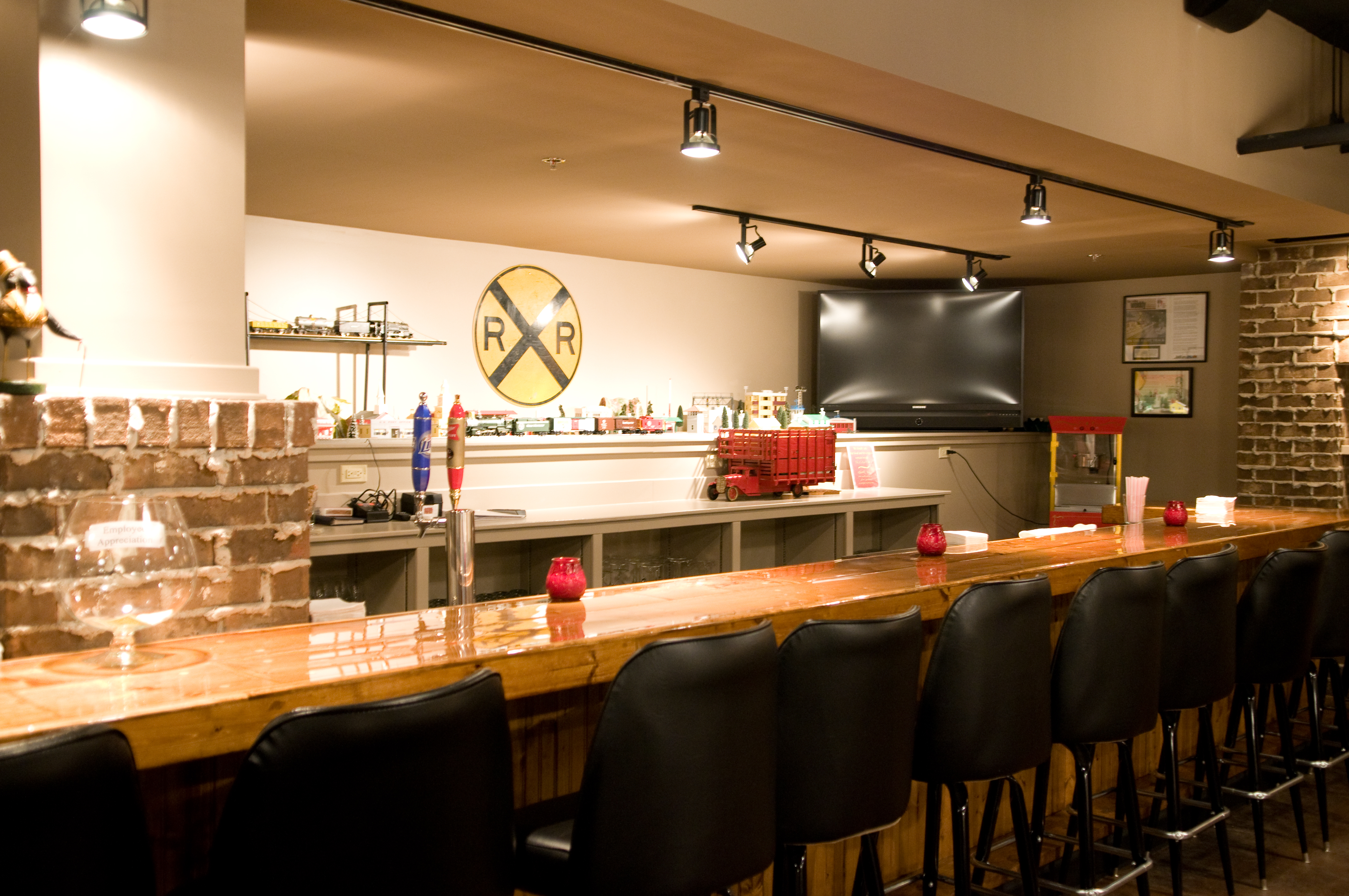 THE ATRIUM AT OAK CREST RESIDENCE