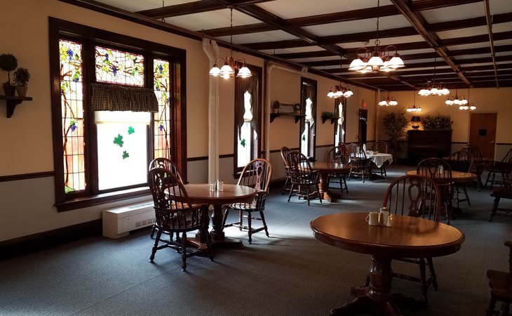 THE ATRIUM AT OAK CREST RESIDENCE