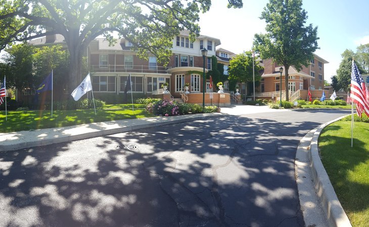 THE ATRIUM AT OAK CREST RESIDENCE