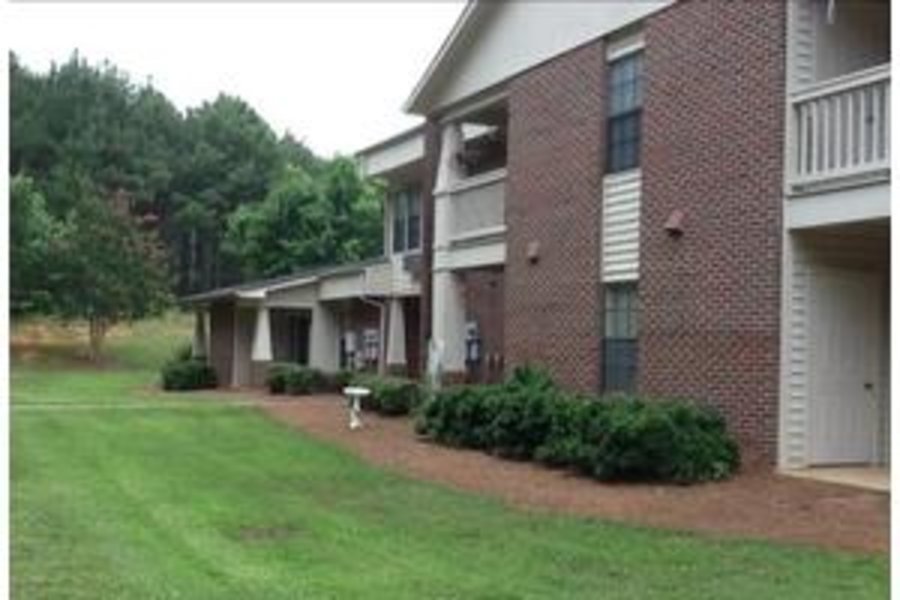 Laurelwood Apartments