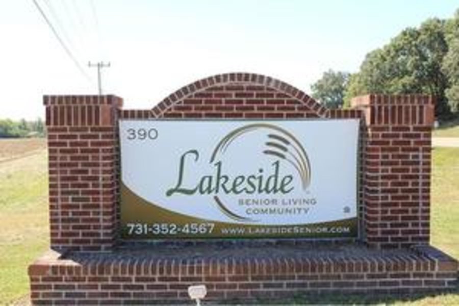 Lakeside Senior Living Community