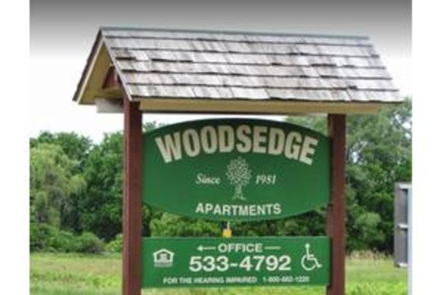 Woodsedge Apartments