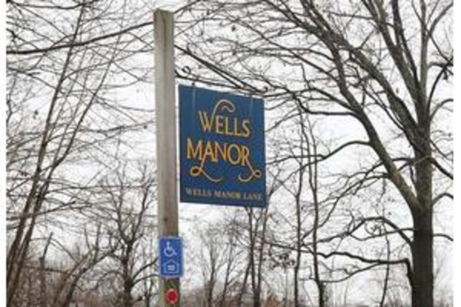 Wells Manor