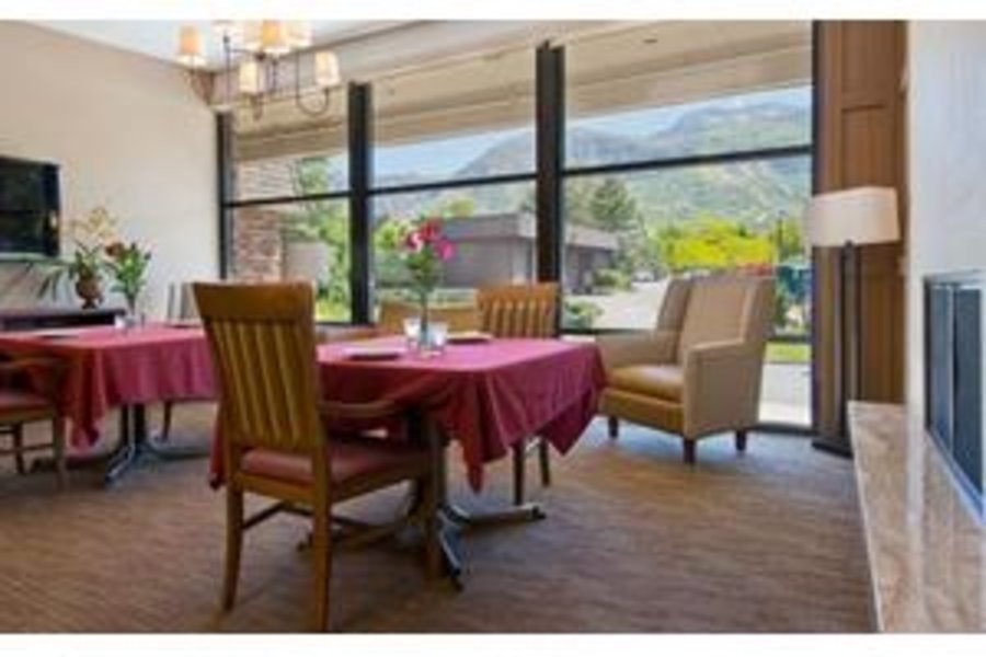 Crestwood Rehabilitation And Nursing