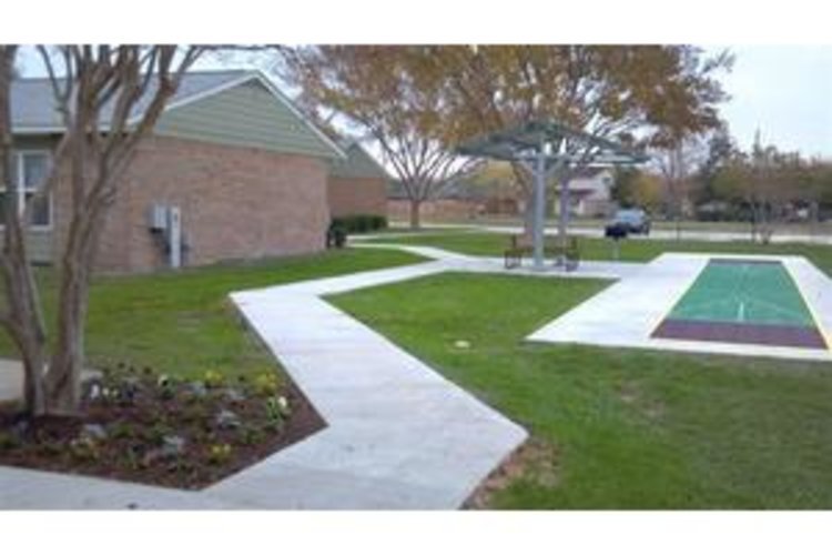 Courtwood Apartments Eagle Lake, TX