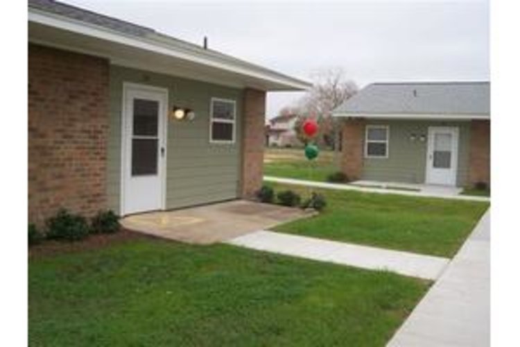 Courtwood Apartments Eagle Lake, TX