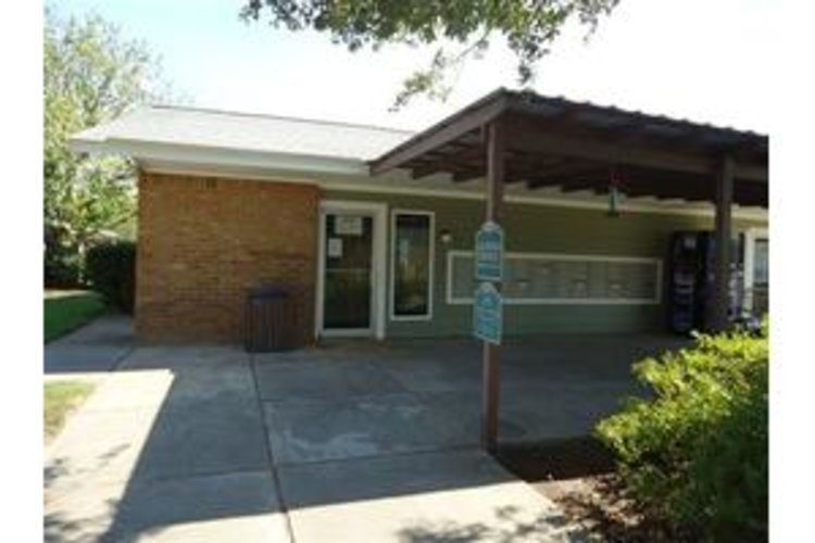 Courtwood Apartments Eagle Lake, TX