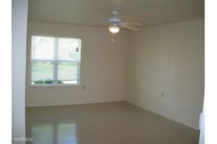 Courtwood Apartments Eagle Lake, TX