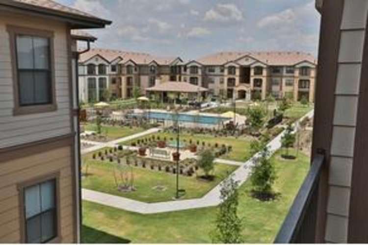 Mariposa Apartment Homes at Elk Drive Burleson, TX