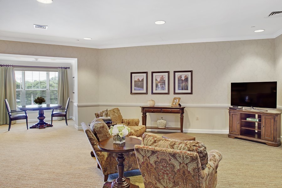 River Oaks Senior Living