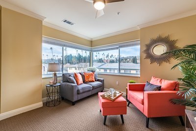 Hollywood Hills, A Pacifica Senior Living Community