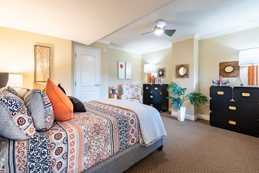 Hollywood Hills Senior Living