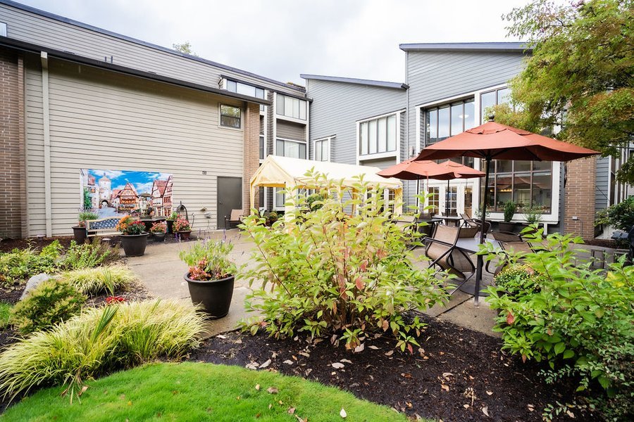 Creekside Village Retirement