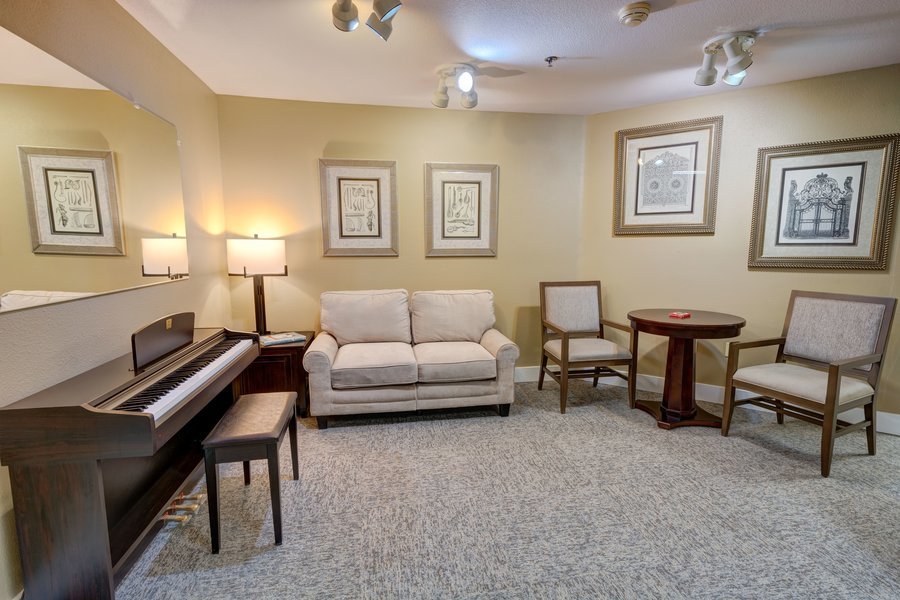 Redwood Heights Assisted Living