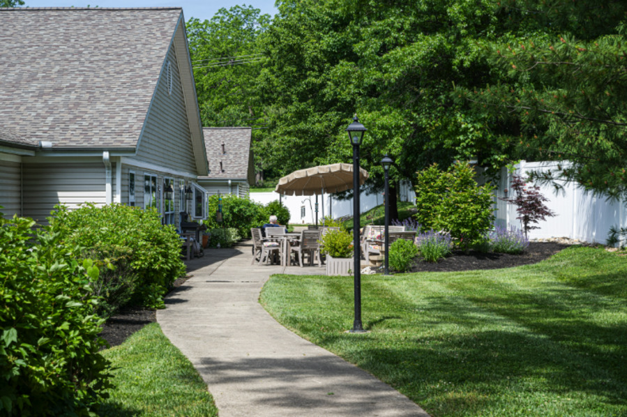 1019 Belle’s Place of Kenwood