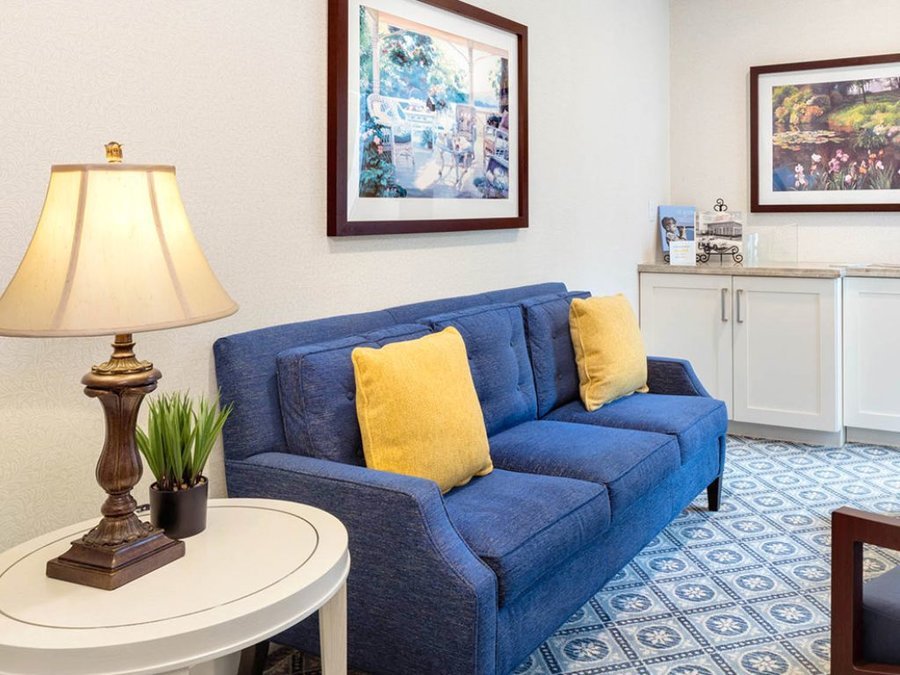 Atria Aquidneck Place