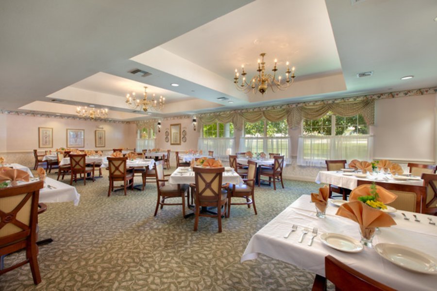 Knollwood Pointe Assisted Living