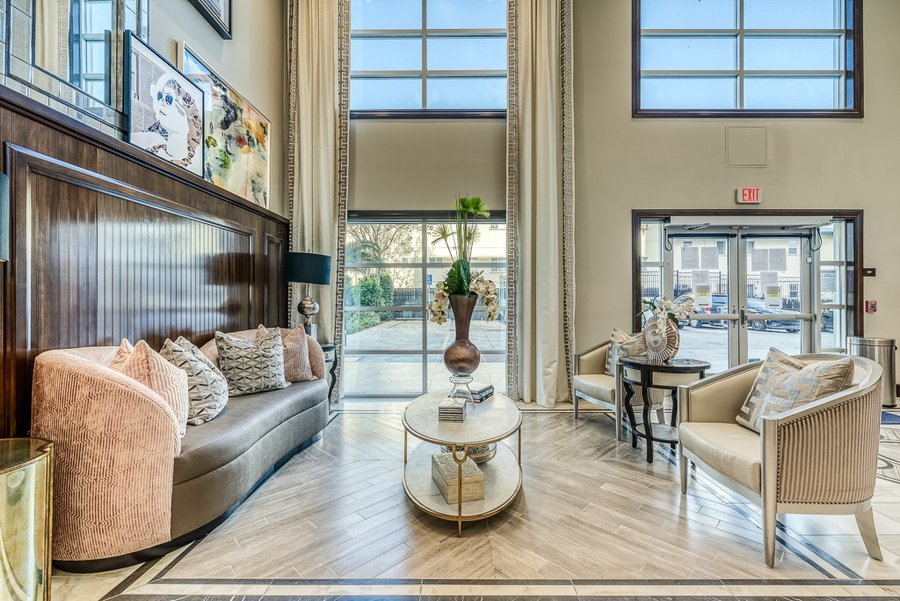 Hollywood Hills Senior Living