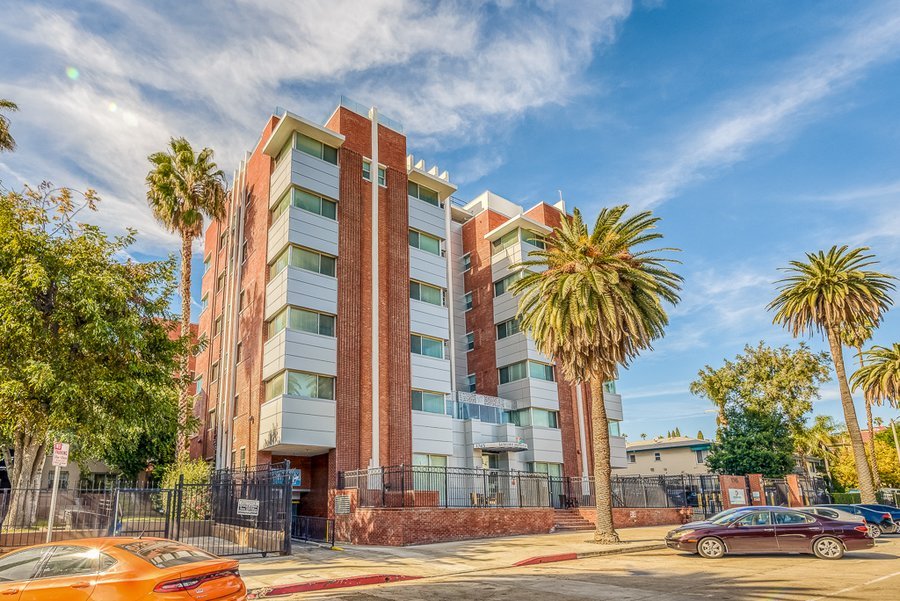 Hollywood Hills Senior Living