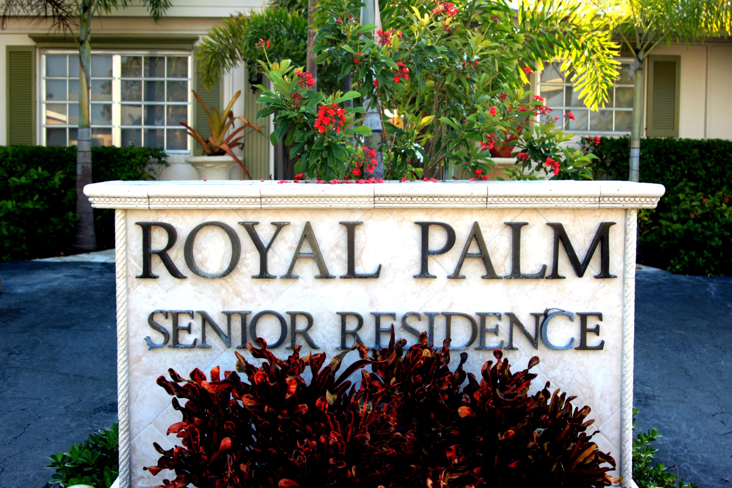 Royal Palm Senior Residence image