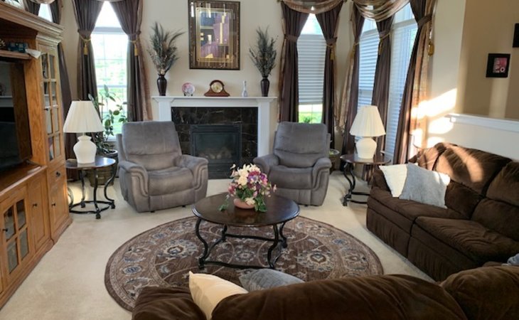 A Family For Mom - 5 Photos - Noblesville Senior Living