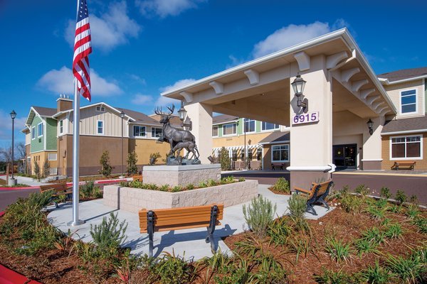 Carlton Senior Living Elk Grove