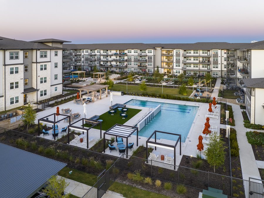 Amberlin at The Station