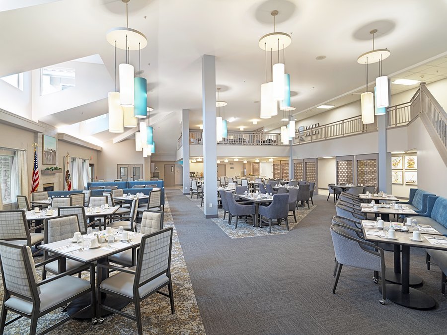 Holiday Valencia Commons