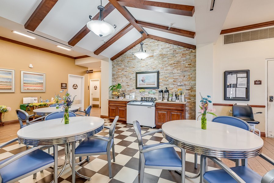 San Leandro Senior Living