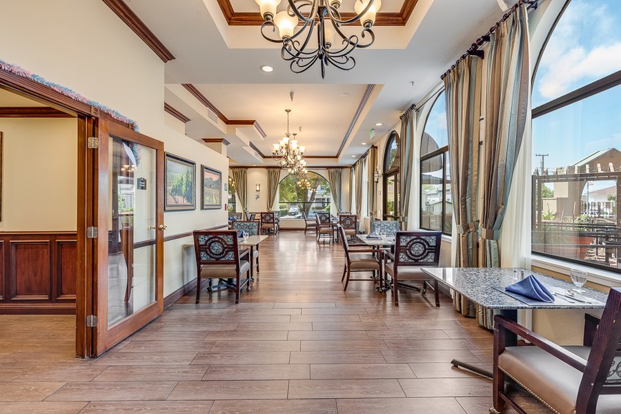 San Leandro Senior Living