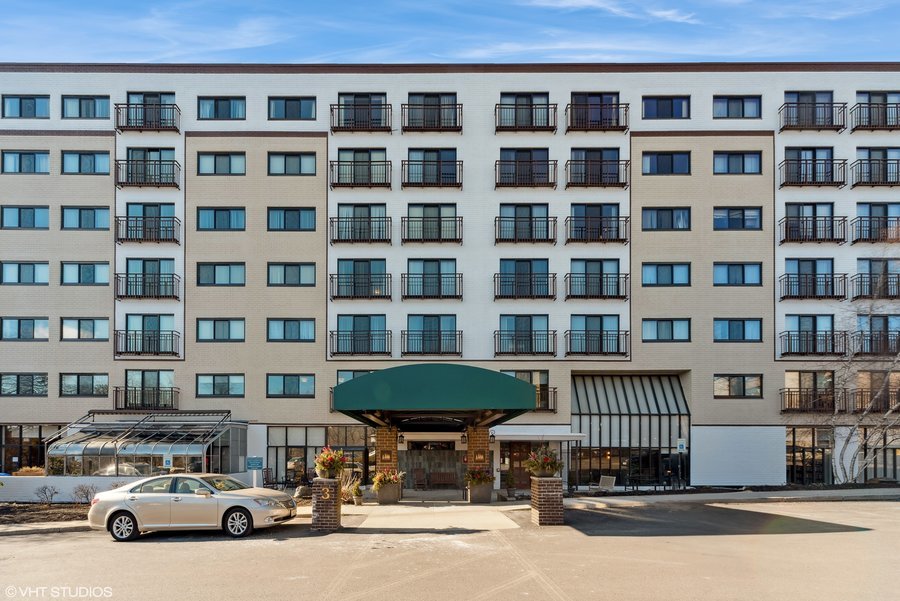 AVIVA Country Club Heights
