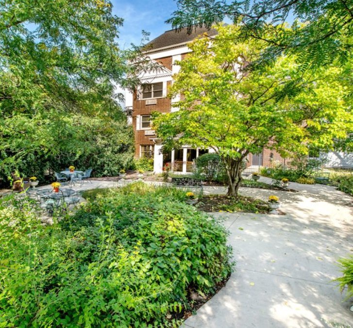 Grand Victorian of Crystal Lake