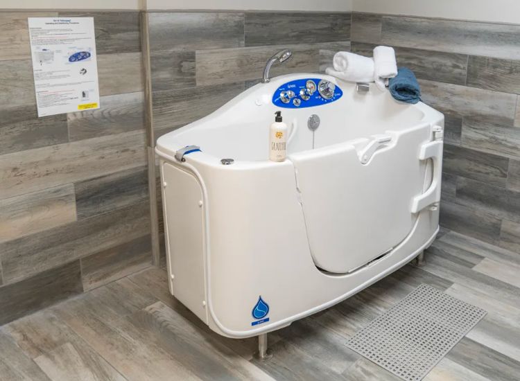 Apple Valley Place at Charles City