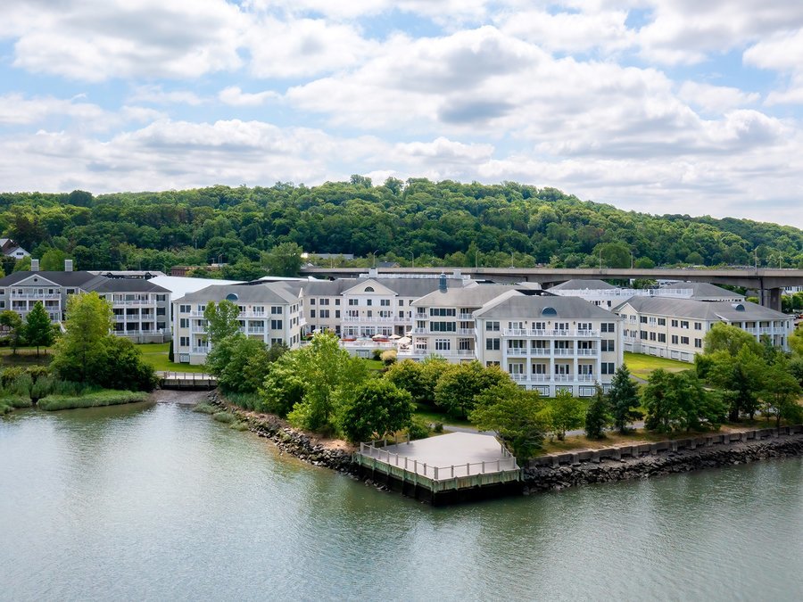 Atria on Roslyn Harbor