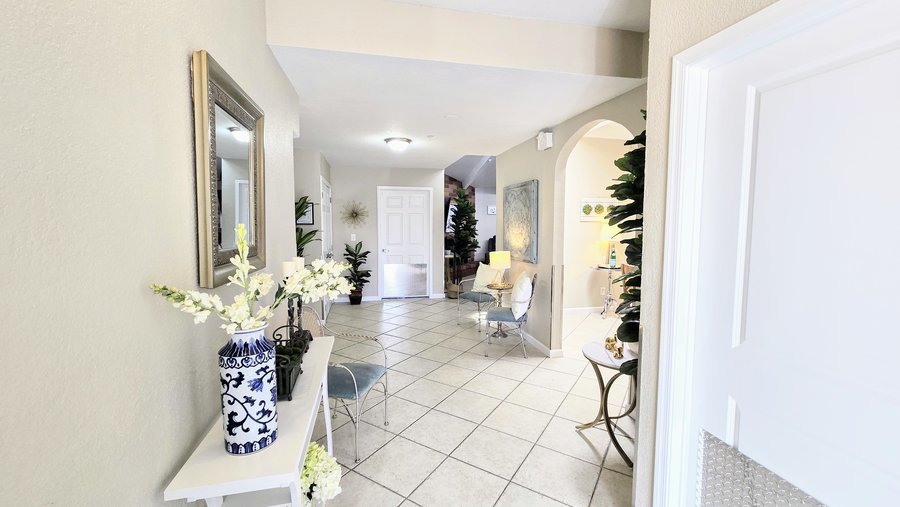 Desert Bloom Jean Dr