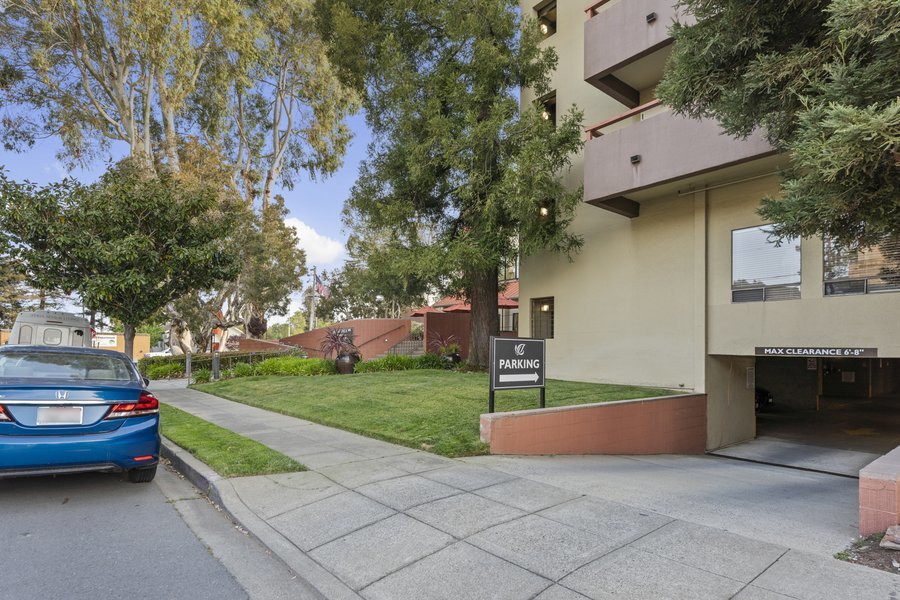 Burlingame Senior Living 